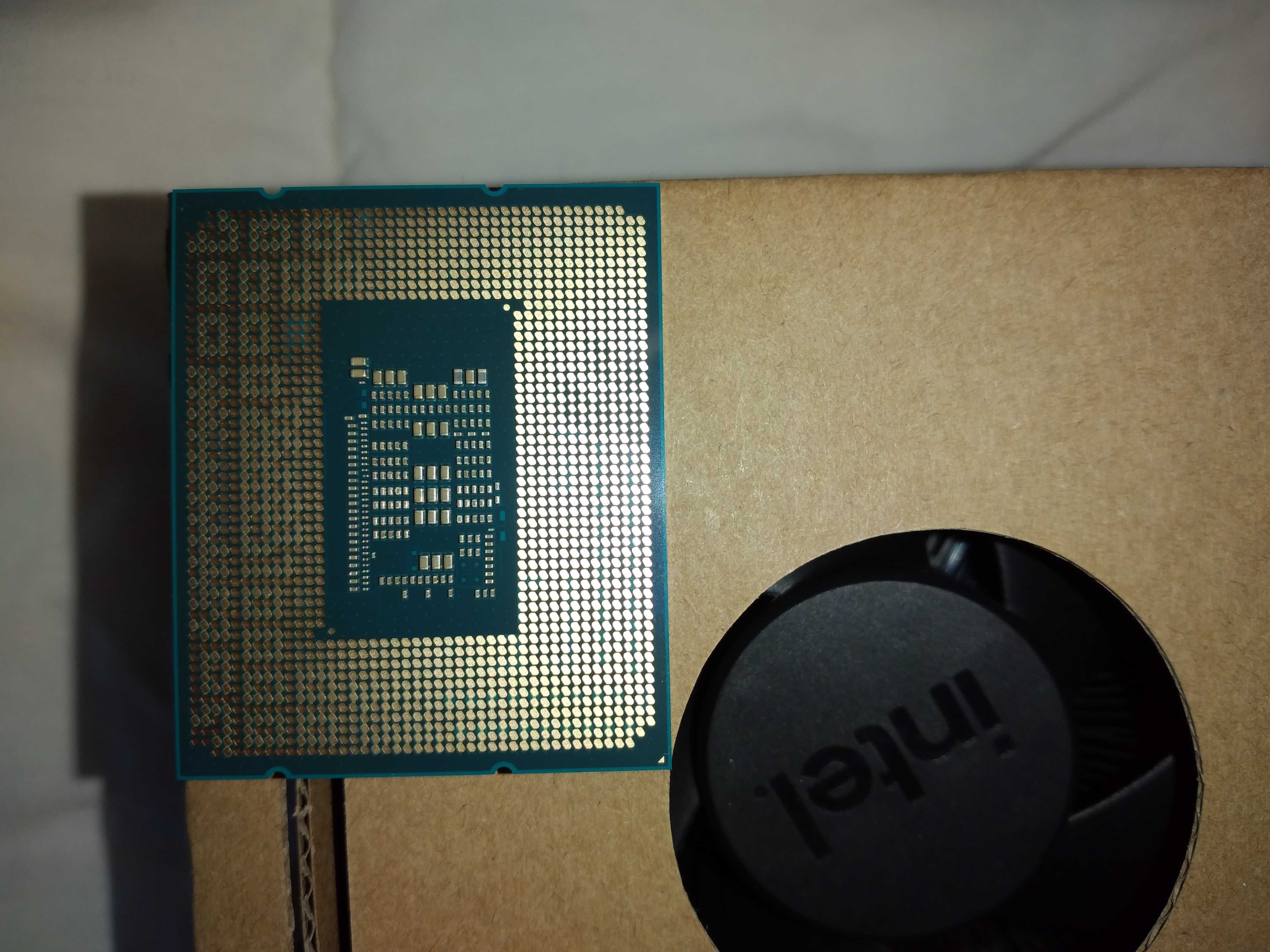 Процесор intel i5-12500, 6-ядрен