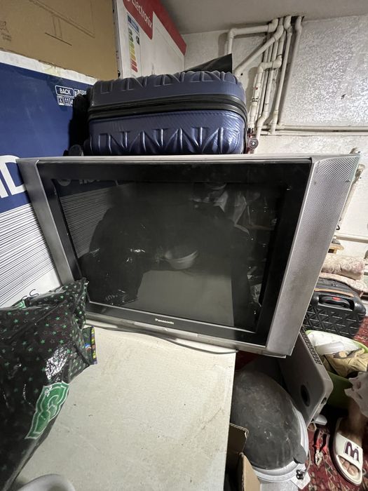 televizor bittasi kotta bittasi kichkina