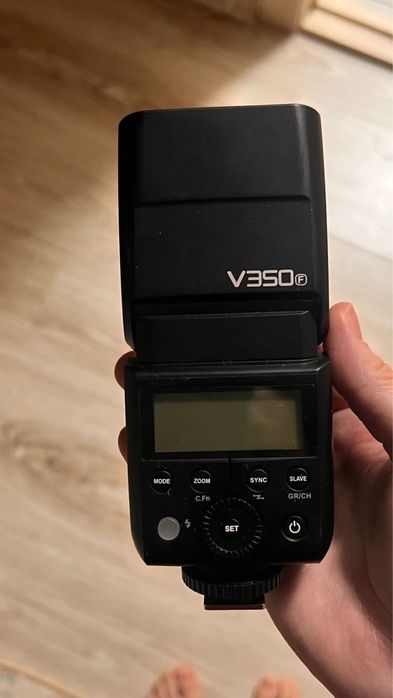 Продам вспышку Godox