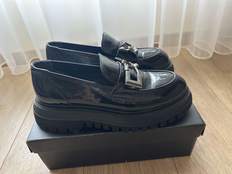 Обувки-лак номер 40