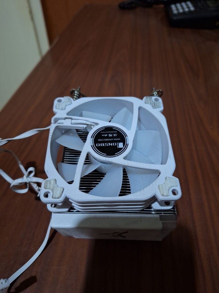 Продаю видеокарту GTX1660 Super кулер в бонус