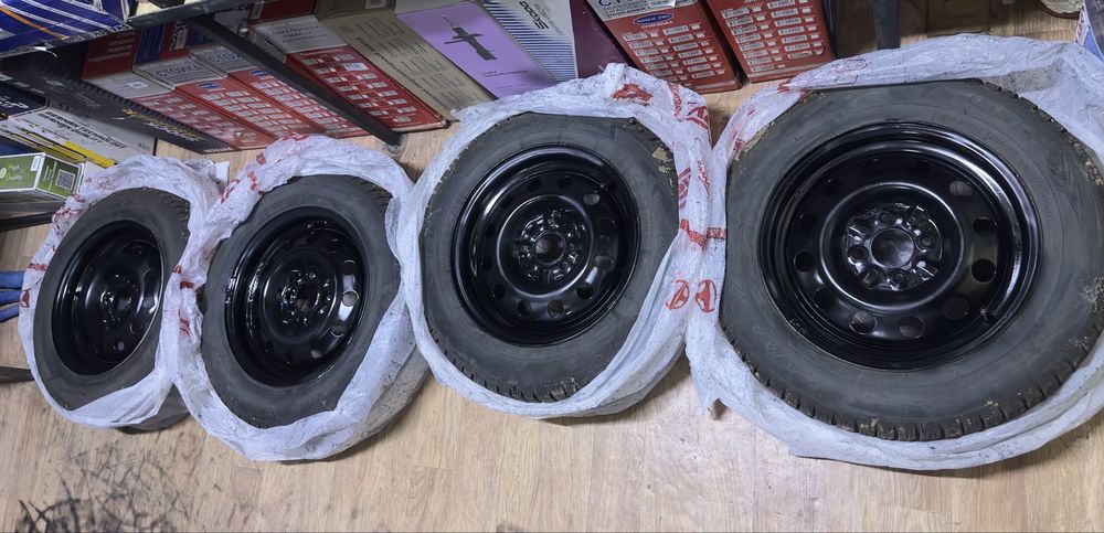 Продам штампы  ваз 4*98 R14 без резины