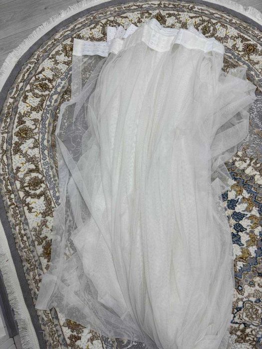 Зановески, портьер, тюль и защитка, новое покупали себе. Цвет