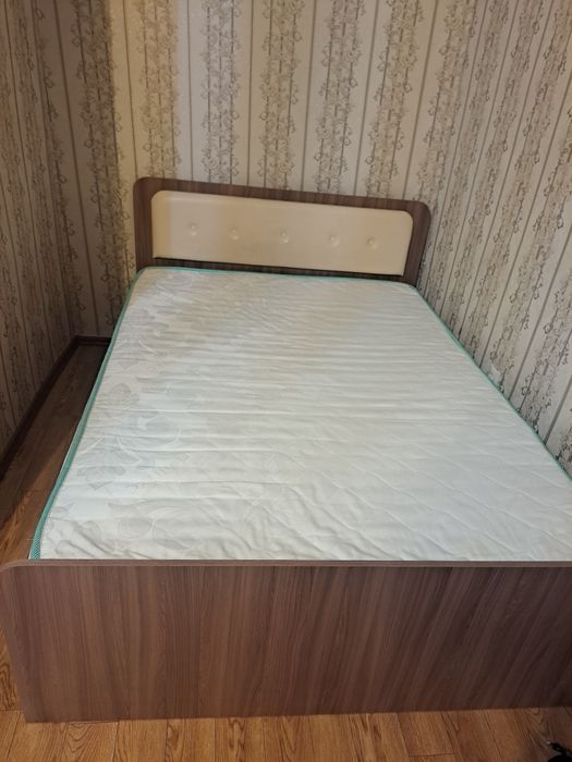 Продам , кровать 1,5