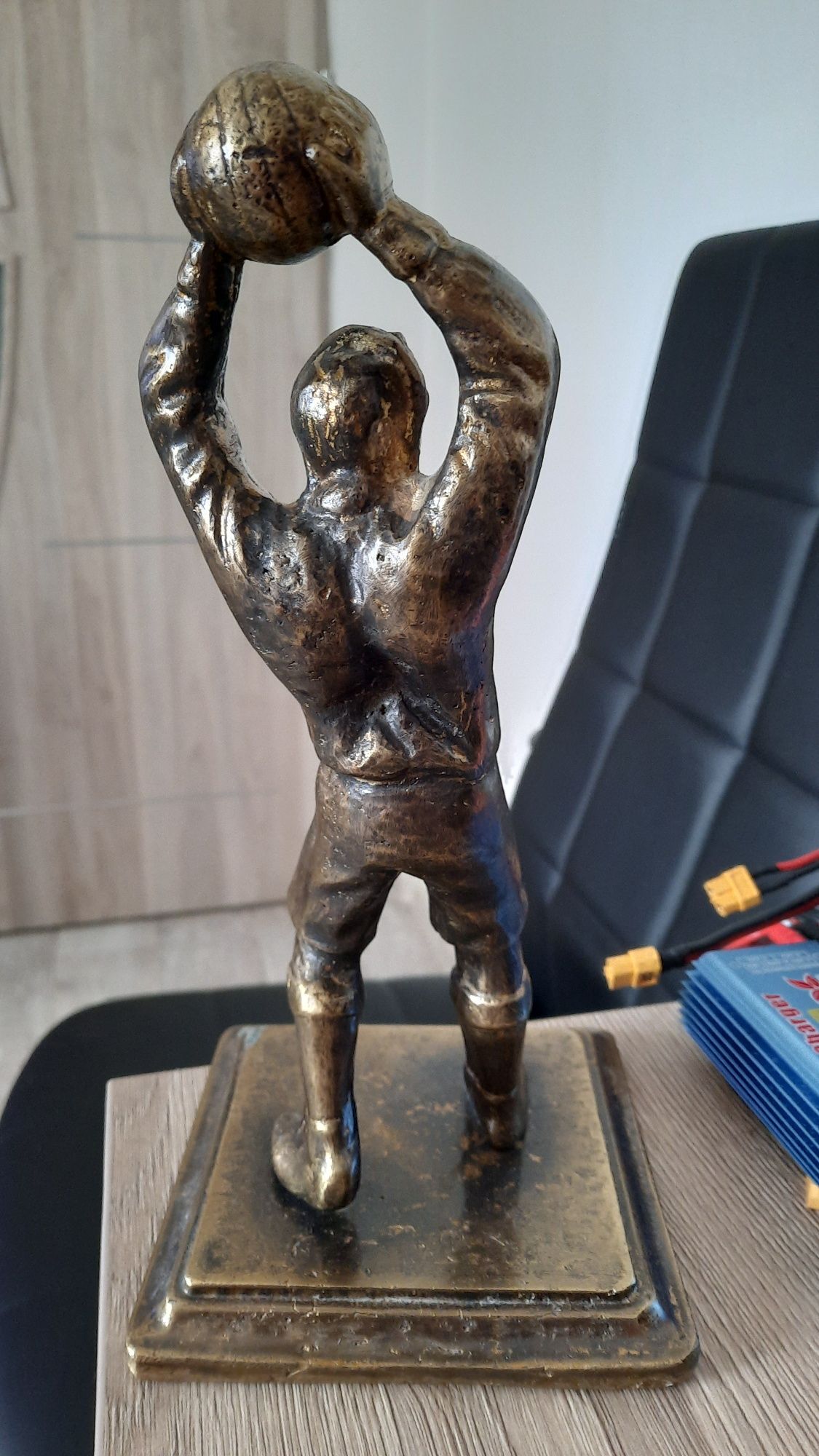 Statueta fotbalist bronz