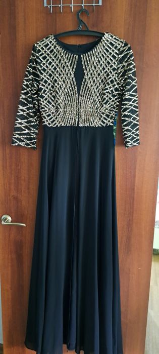 Продам вечерние платья