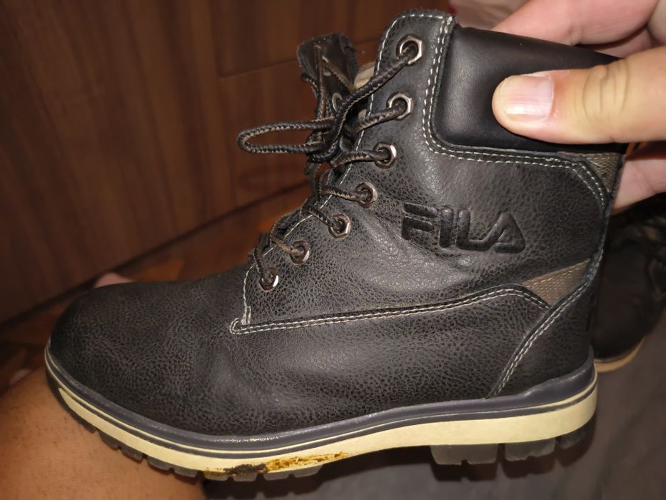 Продавам детски зимни боти