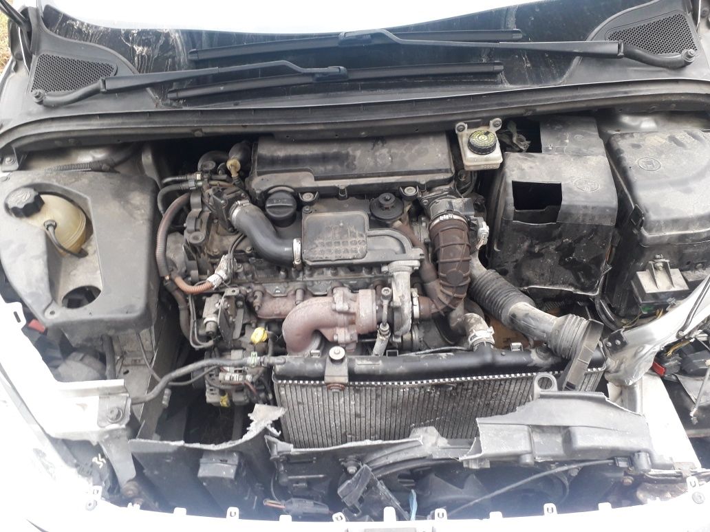 На части ПЕЖО 307 1.4 ХДИ/Peugeot 307 1.4Hdi 3 врати