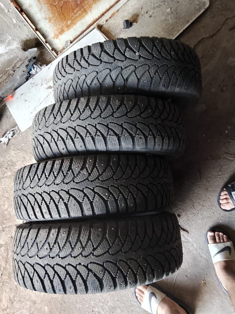 Продам Шины 205/65/15