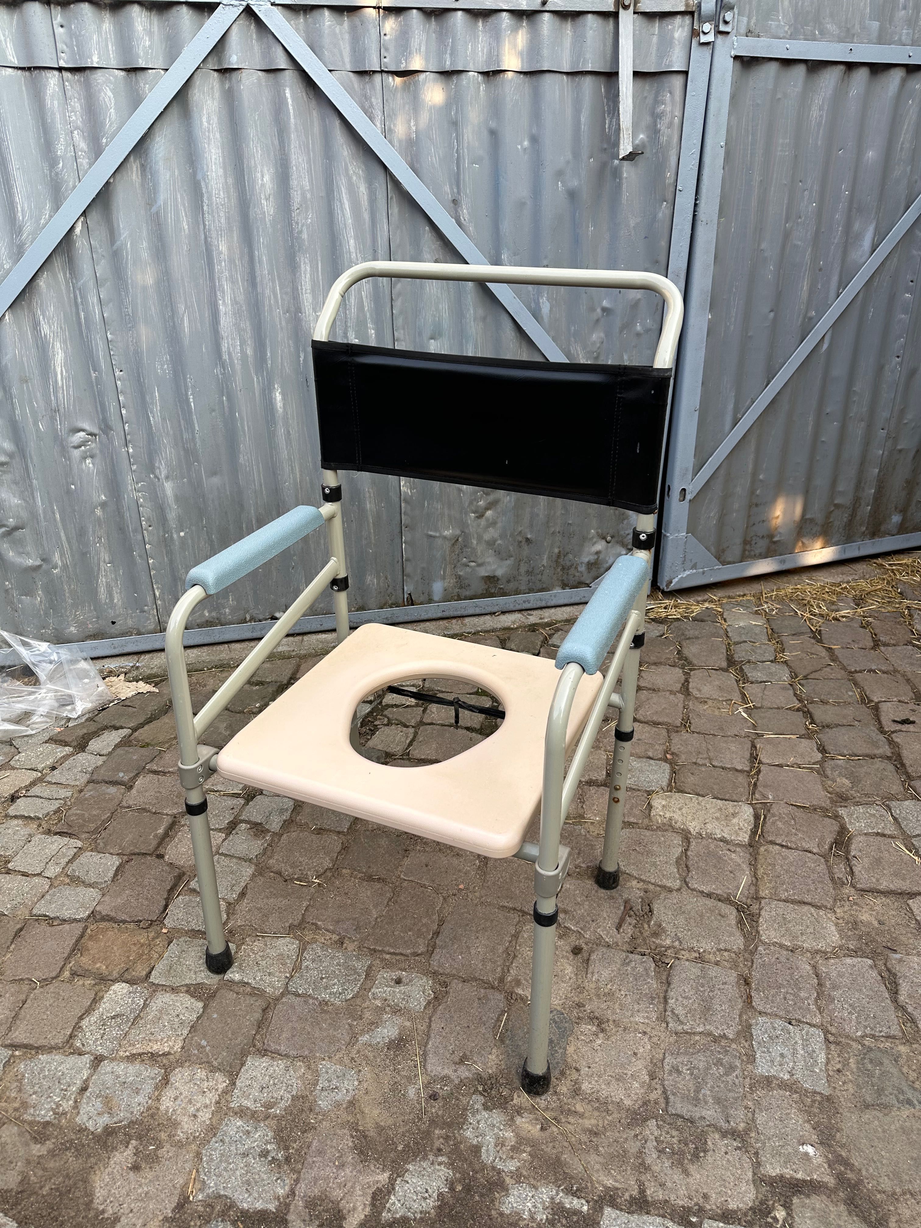 Scaun WC pentru oameni cu dizabilități