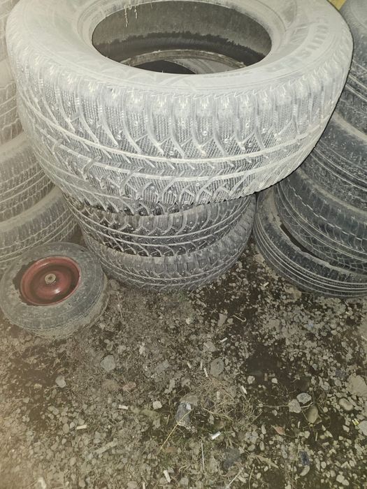 Резина 285/65/17 хорошее состояние