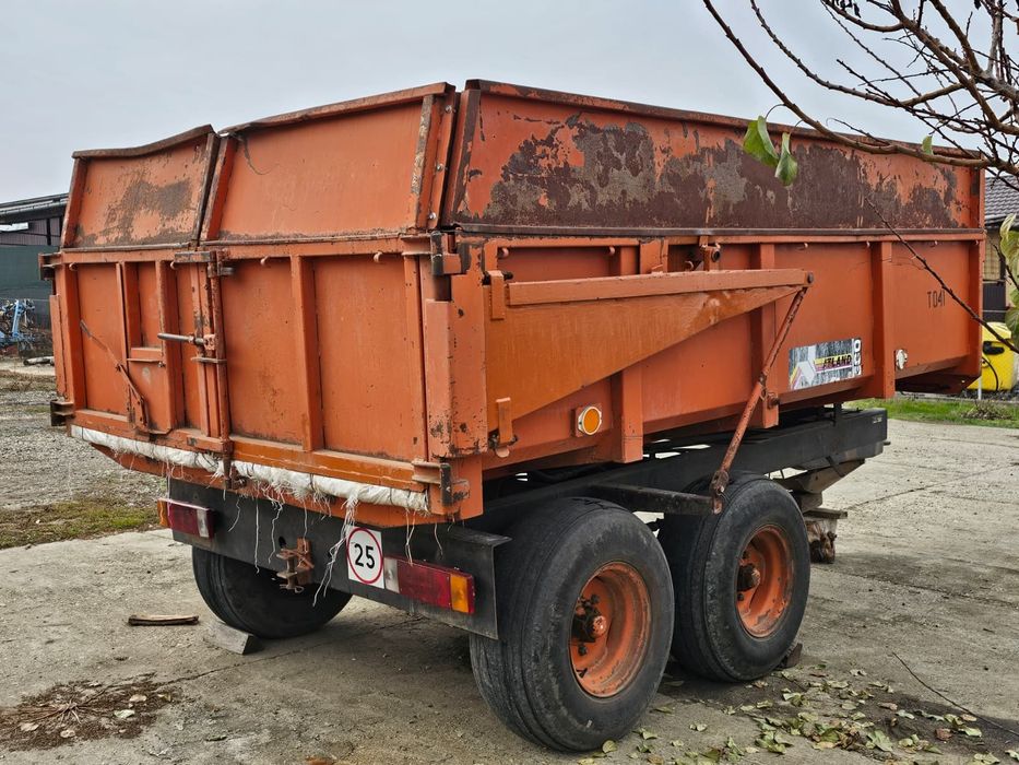 Vând remorcă agricolă basculabilă tandem 8T