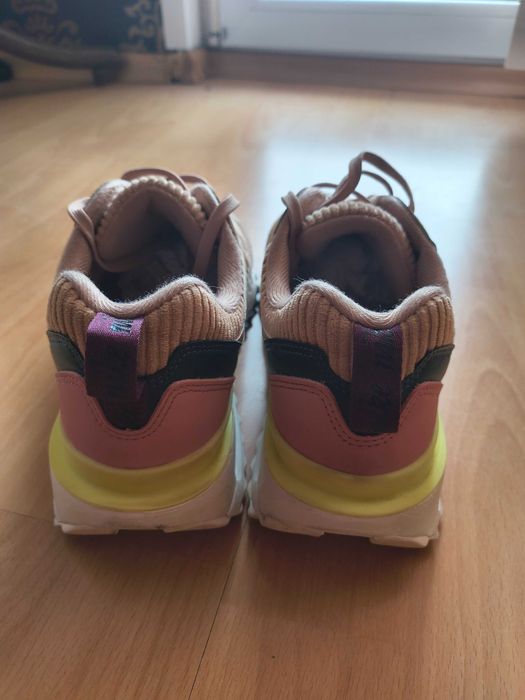 Дамски маратонки на Nike, р.39.