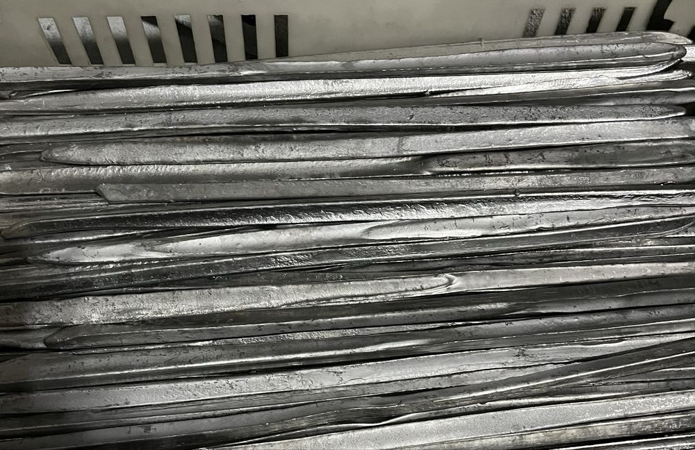 Vând cositor bare Lp 40   Lei  135/kg