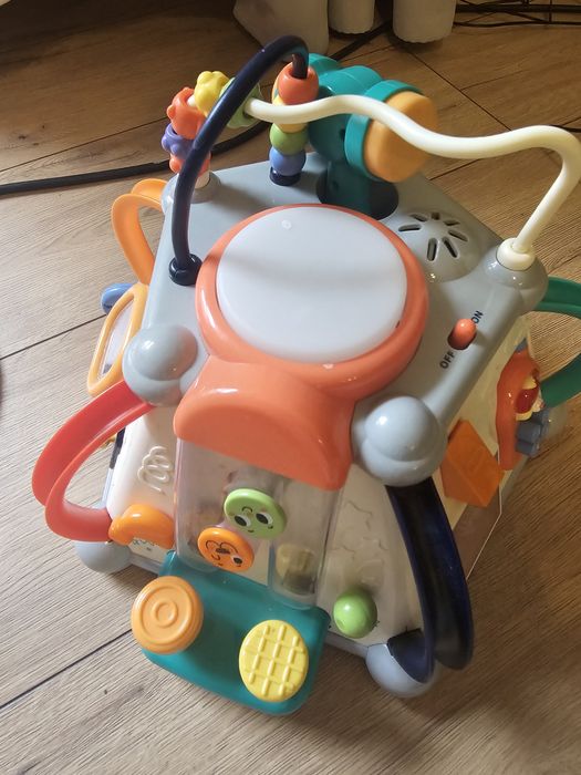 Детски интерактивен куб