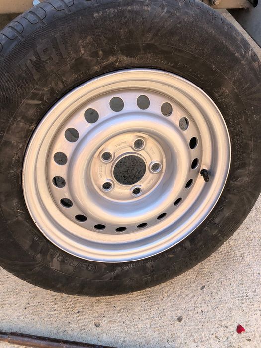 Vând platformă Brenderup Thule stare impecabilă înmatriculată