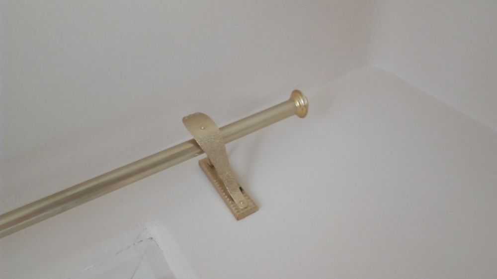 Garnisa aurie din aluminiu