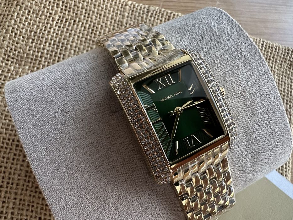 Ceas Michael Kors de dama colectia Emery Gold