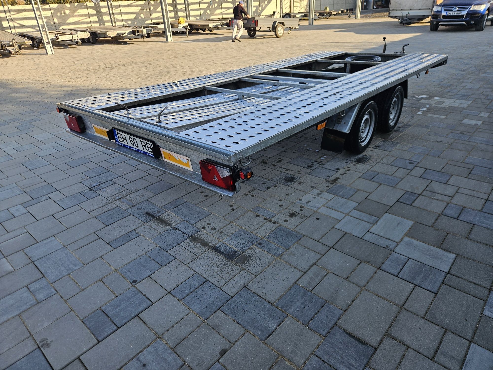 De inchiriat remorca de 4 metri cu prelata 2000- 2500 kg, trailere 4-5
