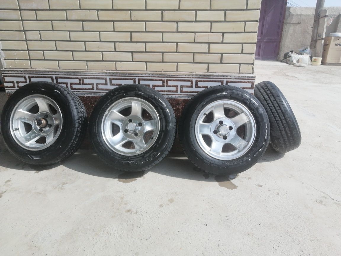 Автомобильные диски 13 размер. Для автомобилей ВАЗ