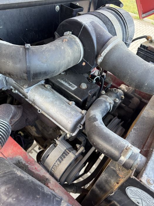 De vanzare sau da inchiriat stivuitor pentru teren accidentat