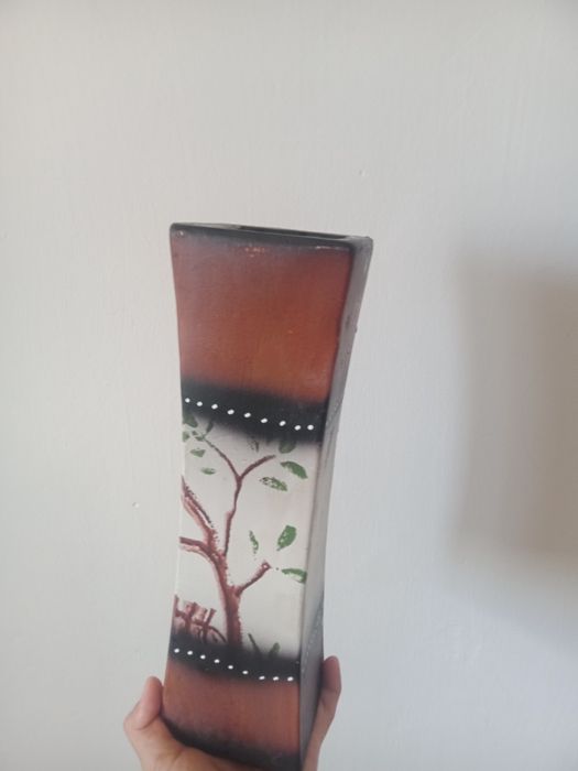 Ваза сатылады гүлге