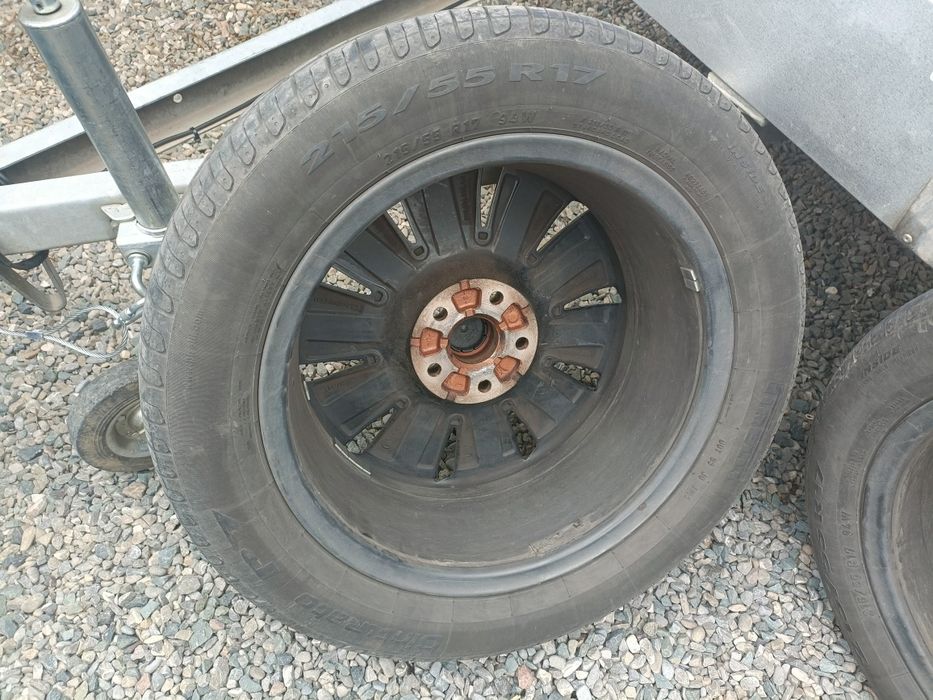 Vând anvelope vara 215 55 R17