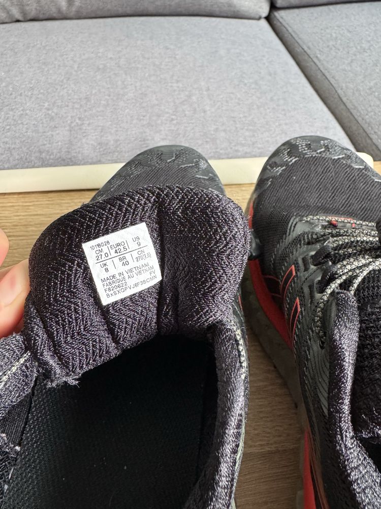 Маратонки Asics 42 н-р