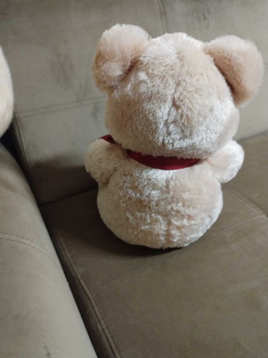 Плюшена играчка мече със сърце