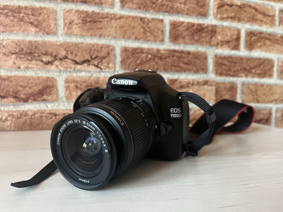 Aparat foto Canon EOS 1100D