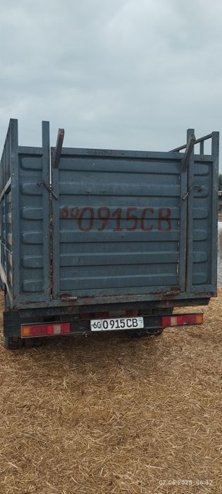 Борт сотилади контейнер дан ясалган