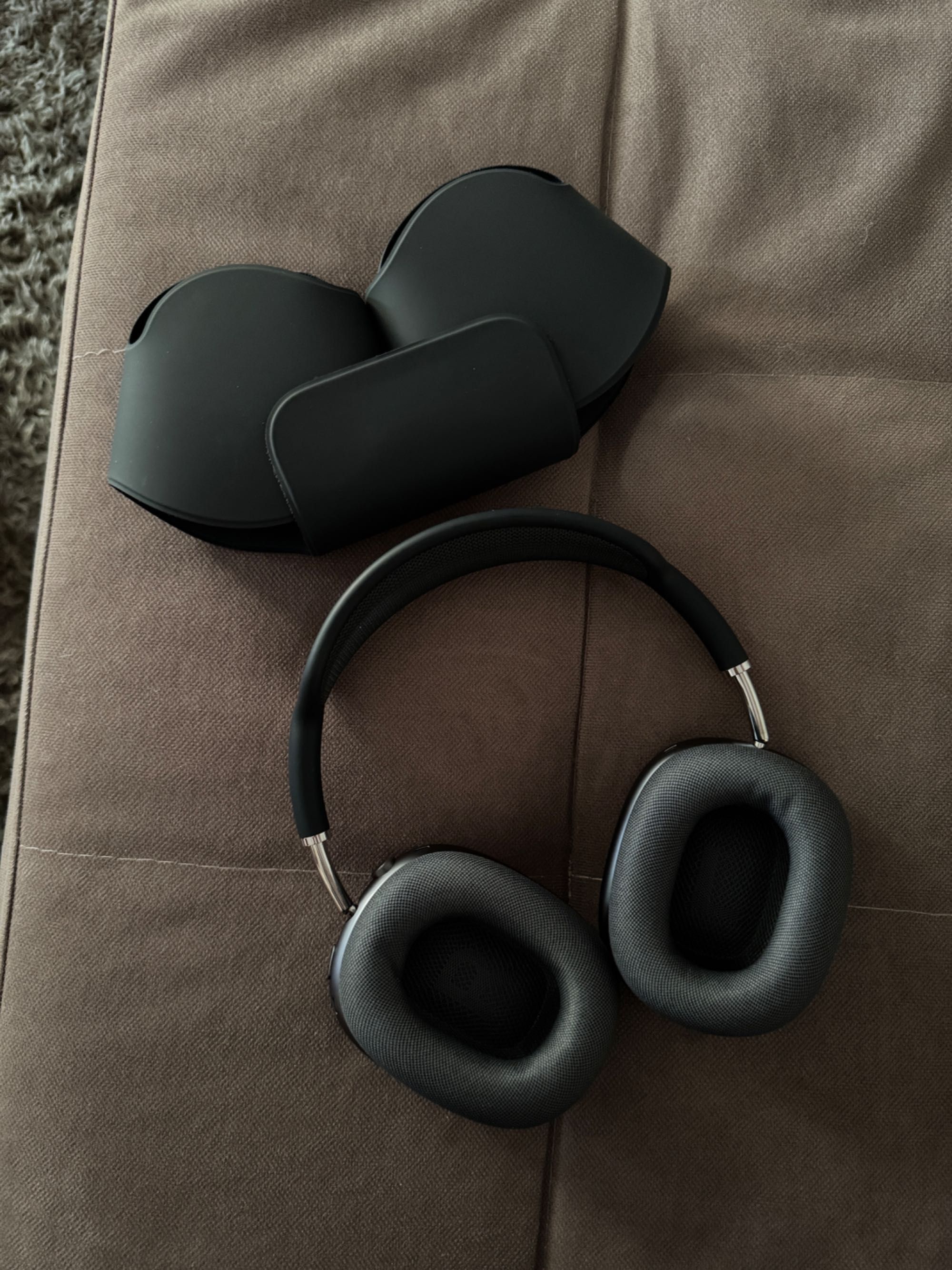 AirPods Max (2023)