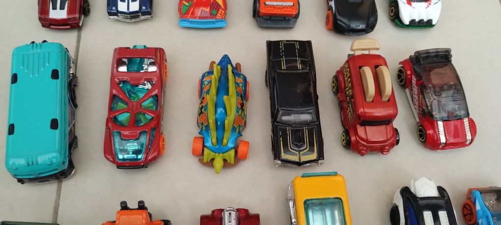 Колички Hotwheels