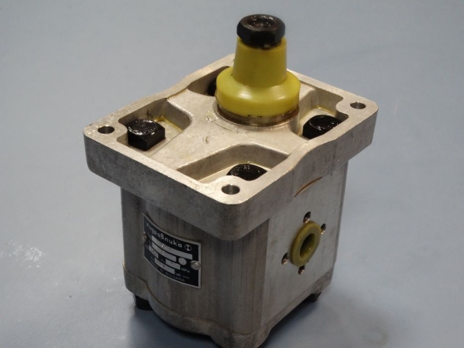 Хидравлична помпа C42X