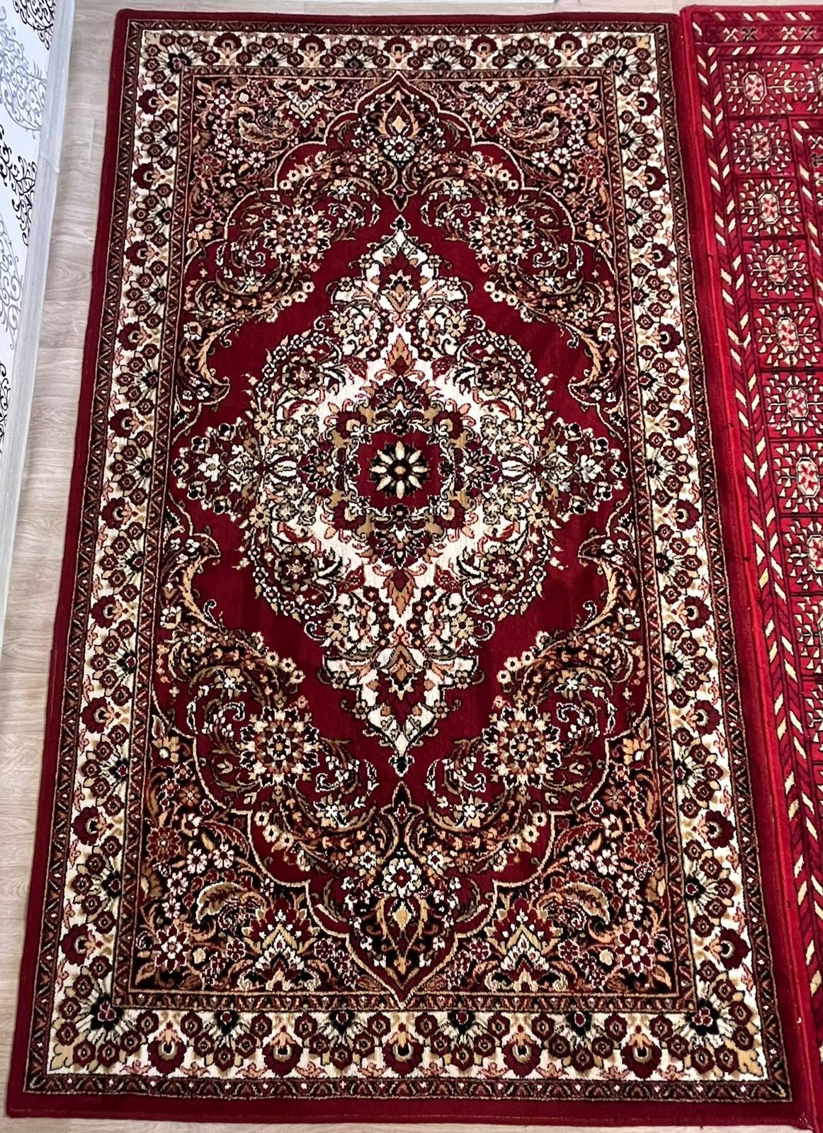 Продаются качественные ковры СССР состояние нового