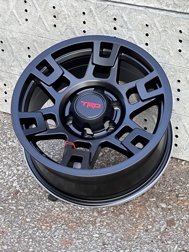 Off Road Джанти 17 “ цола 6х139.7 чисто нови Toyota Pajero Ranger