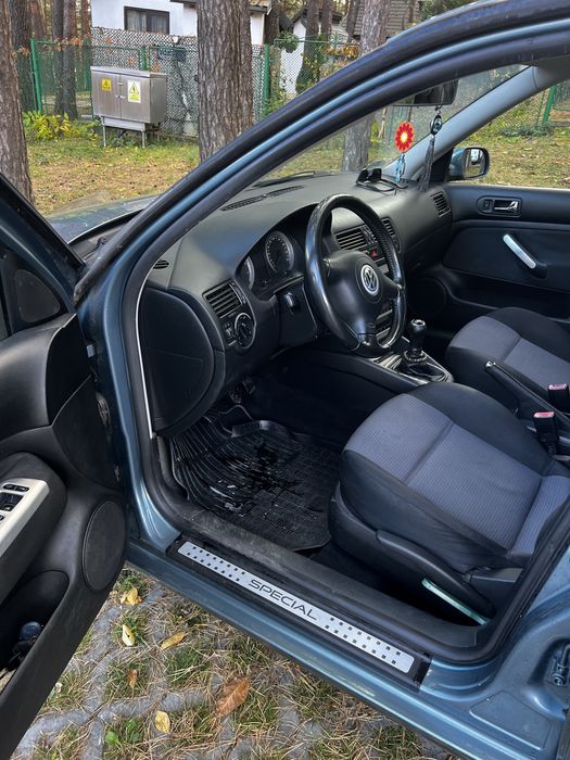 Volkswagen Bora • 2002 • 1.6 Benzină 16V • 220.000 km • 1.650€