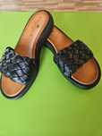 Slapi piele noi Crocs Ipanema