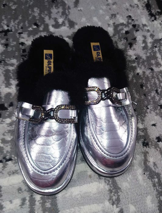 Тапочки на девочку новые р.35