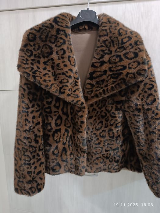 Палто тигрово  размер Л