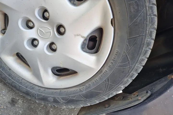 Bara fata spate grila armatura trager capota cadru scut haion portbagaj parbriz luneta calandru  Mazda 626 GF facelift  motor 2.0ditd  cod motor RF,  dezmembrez dezmembrari piese