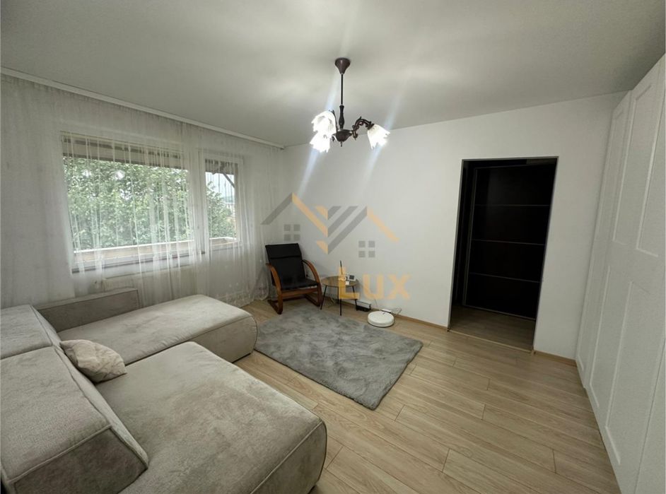 Baia Mare Sasar Strada Victoriei 2 semidecomandate 72000 euro