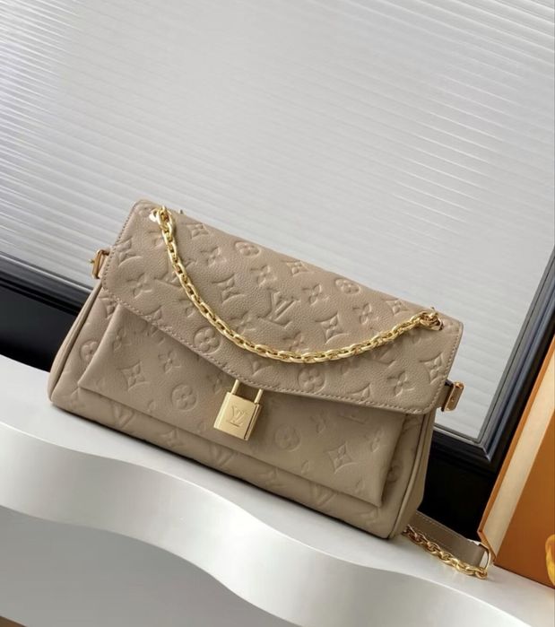 Geanta Louis Vuitton Anytime Flap