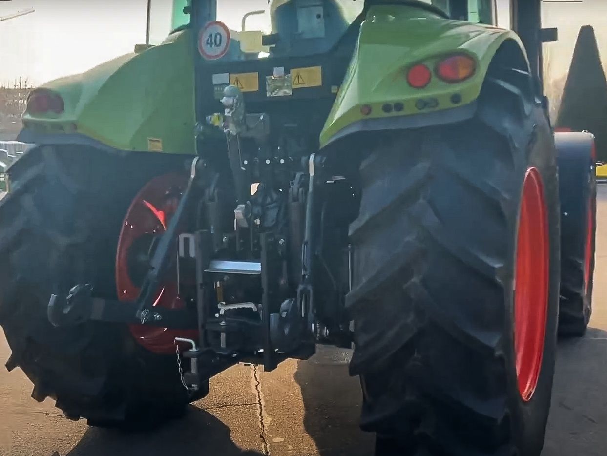 Traktor Arion 630 C