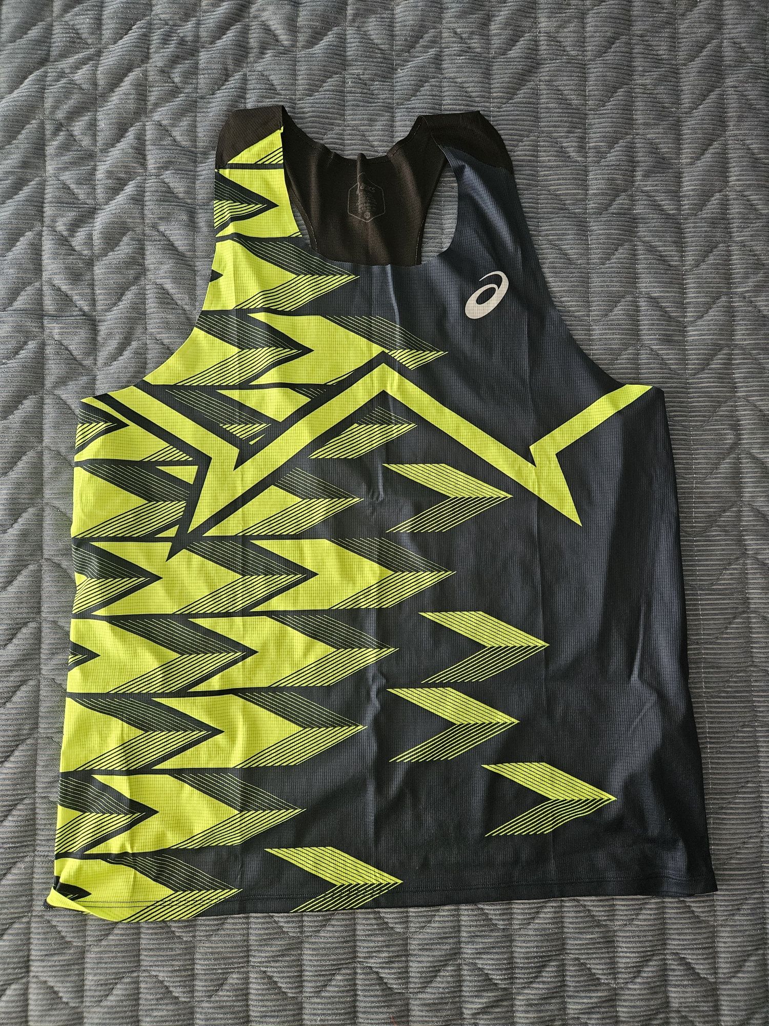 Asics спортна екипировка