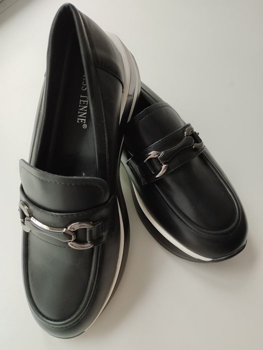 Продам женские лоферы