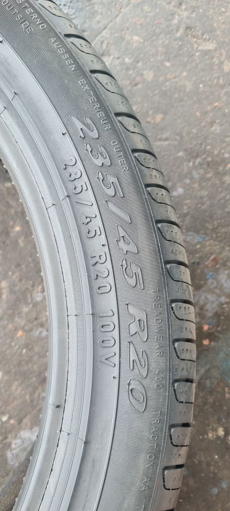 4 anvelope vara noi Pirelli 235/45/20