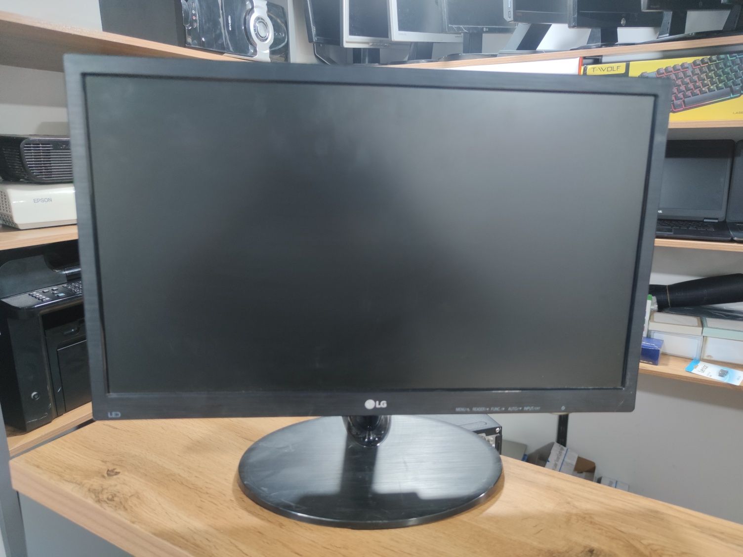 LG 22 dyum, hp 22 dyum