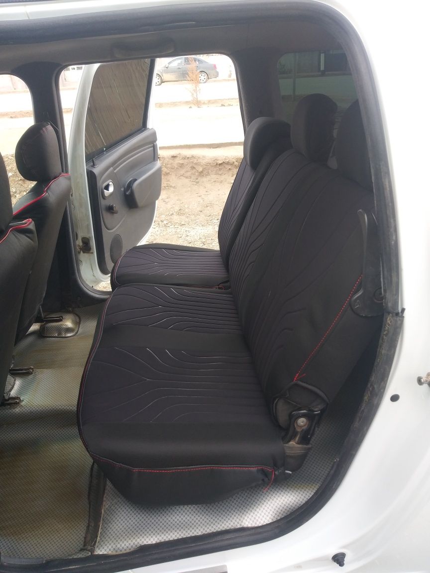 Lada largus universal