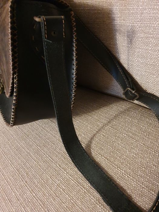 Geanta dama piele nubuck lucrata manual